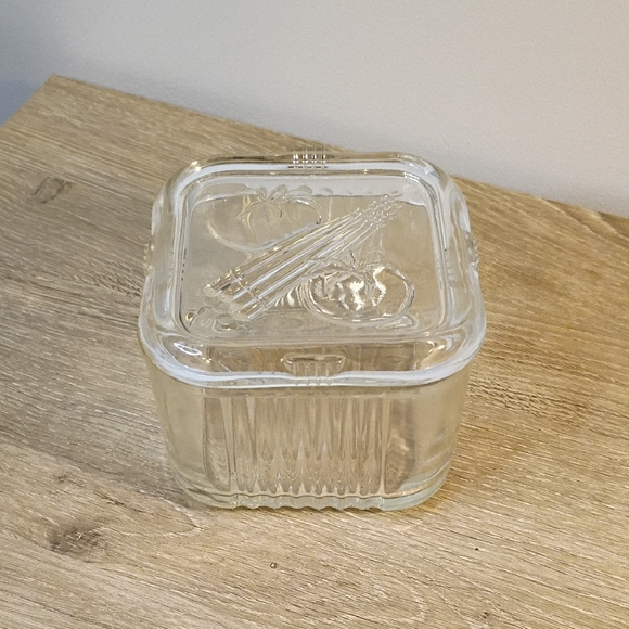 federal glass Other - Vintage Federal Glass Refrigerator Dish Embossed Vegetable Design Clear Ribbed